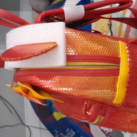 NWT Loungefly Disney Minnie Sequins Fall Bag - Picture 5 of 8